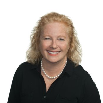 Portrait of Wendy Fields, REALTOR®.